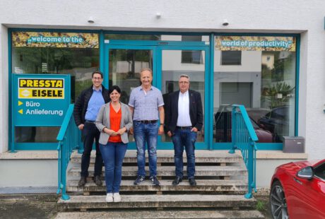 Bürgermeisterkandidat Jürgen Hoffmann gemeinsam mit Carina Konrad MdB auf Tour durch die VG Zell (Mosel)